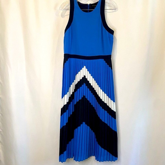 Banana Republic Women's Blue Colorblock Chevron Midi Pleated Dress Sz 6 - Picture 1 of 16